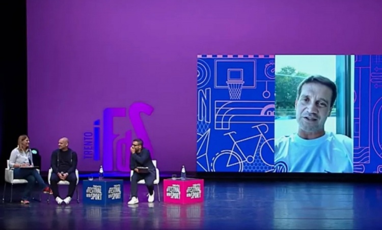 齐沃给斯内德留言:我们分享过美好的往事,我从你身上学到了很多封面