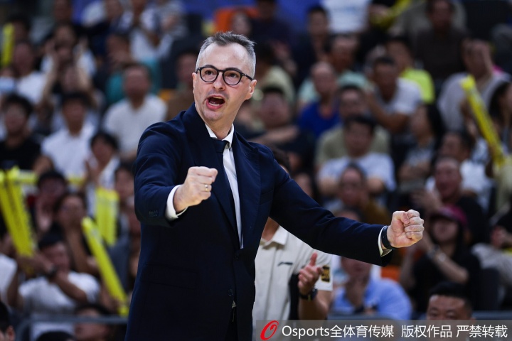 媒体人:广东现在还没找出自己最高效率的进攻方式 主帅责任很大封面