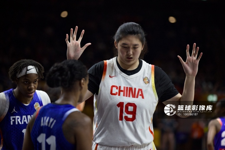 张子宇表现远未达外界预期 杨舒予进步掩盖不了女篮后场实力单薄封面