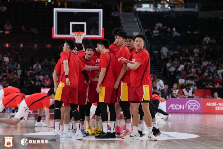 媒体人：男篮选择流量最大的输法 我们从教练到球员都没取胜决心封面