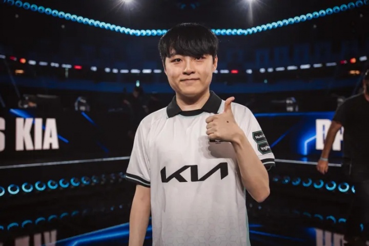 不容易!DK&ShowMaker时隔四年再次晋级全球总决赛淘汰赛封面