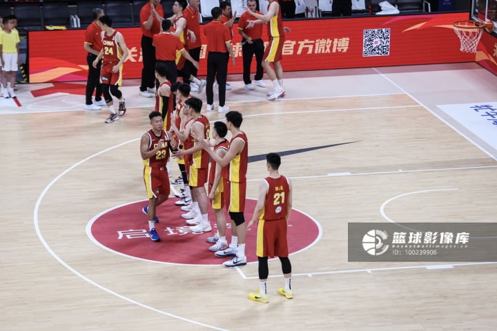 蔡赟谈男篮惨败：现在各个项目实力都在滑坡 问题从不在单一环节封面