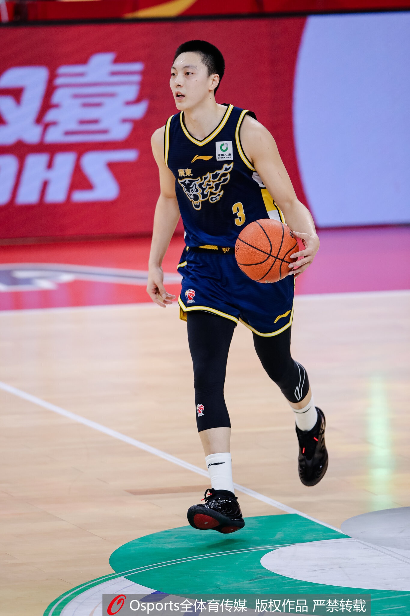 媒体人:宏远抵达青岛准备体测 胡明轩&崔永熙&焦泊乔&杨腾飞免测封面