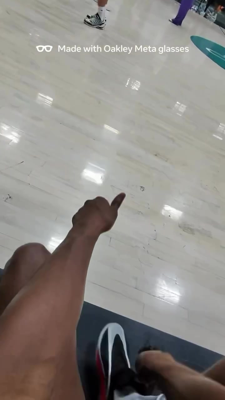 身临其境！VJ·埃奇库姆使用智能眼镜录制自己投篮训练视频片段封面