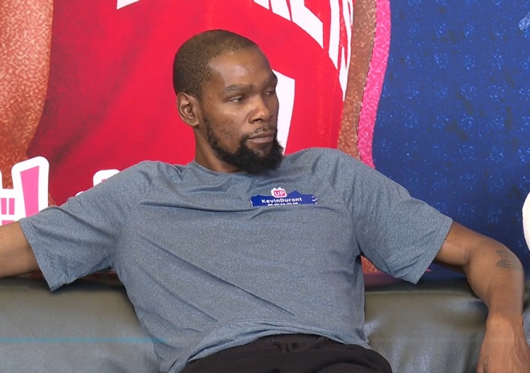 KD：抱团60年代就有 我和老詹做的并非新鲜事 而且足够强才能换队封面