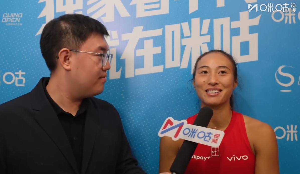 郑钦文：我告诉自己不能放弃，在主场球迷面前，我有一口气顶在那封面