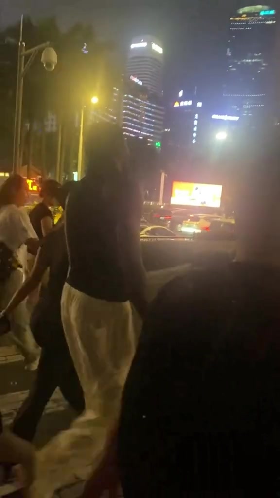 得来个订制大号汉堡!杰伦·格林来国内的第一顿就吃了麦当劳封面