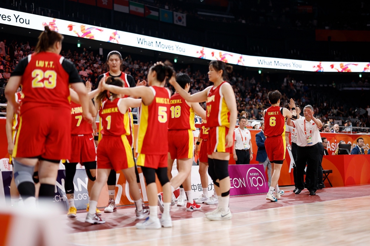亚运半场战报-中国女篮53-18印尼 张子宇12分 罗欣棫14+4封面