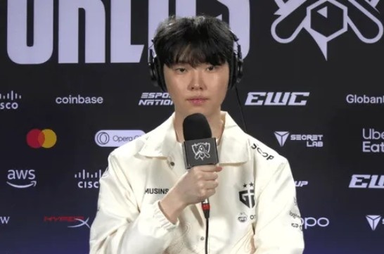 Chovy：BP有很多劣势；火箭腰带躲牛头Q闪是预测封面