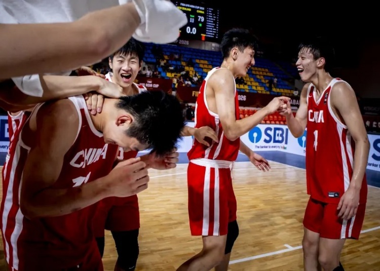 媒体人：这批中国U18男篮确实展现出了非常不错的气质和技术封面