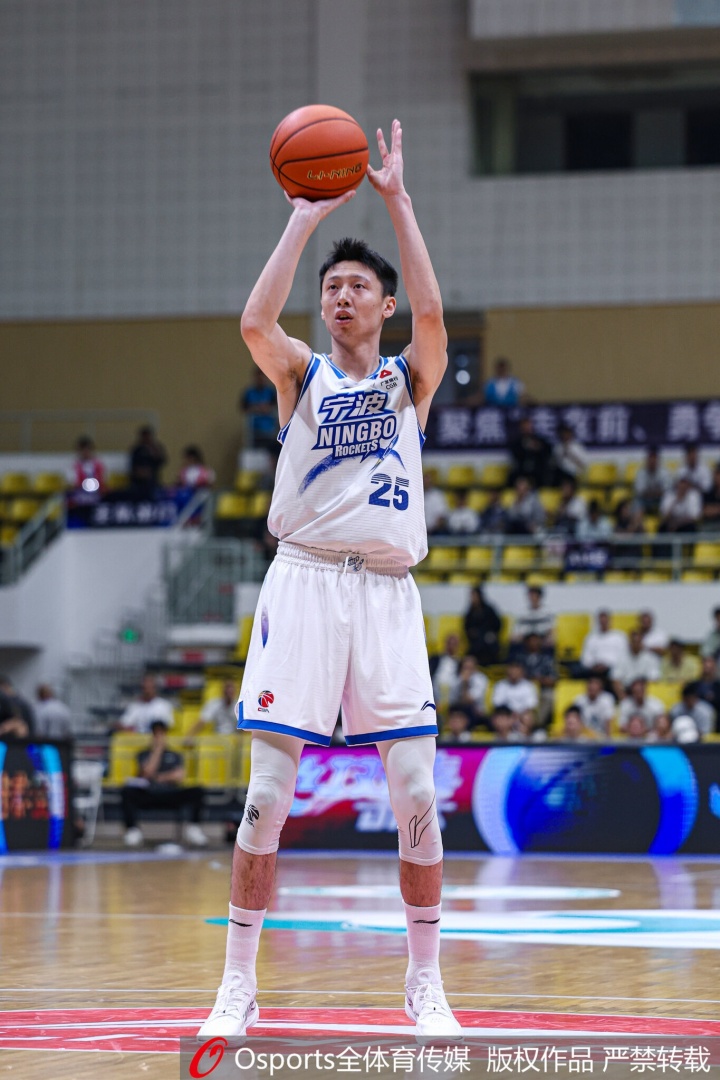打得啥啊！赵岩昊9中1&三分5中0仅拿2分1板1助3失误 正负值-15封面
