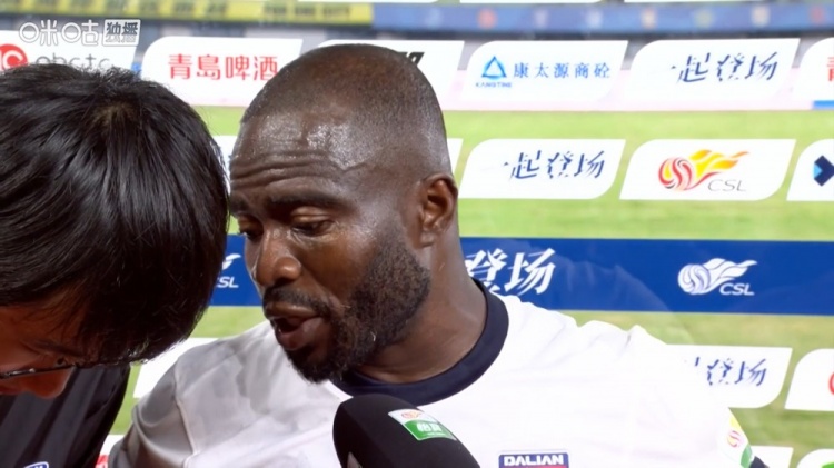 大四喜!阿奇姆彭:我们代表的是大连,大家一起拿下胜利封面
