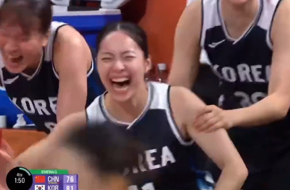 危险!中国女篮暂停后直接失误了 韩国女篮又是一记三分领先5分!封面