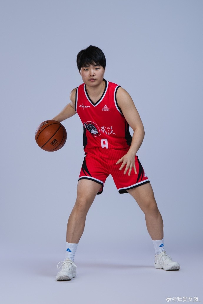 媒体人：王佳琦很不错 奈何伤病太多 中国女篮1号位真没储备了封面