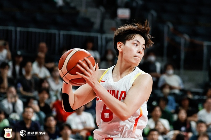 受脚伤困扰！杨舒予本届亚运会场均13.8分6篮板3.6助攻封面