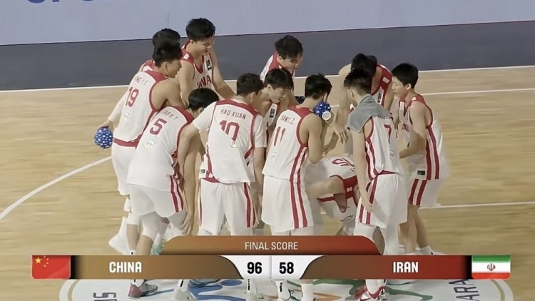 🏀U18男篮亚洲杯-中国队38分大胜伊朗晋级8强!李俊贤17+7+6帽封面