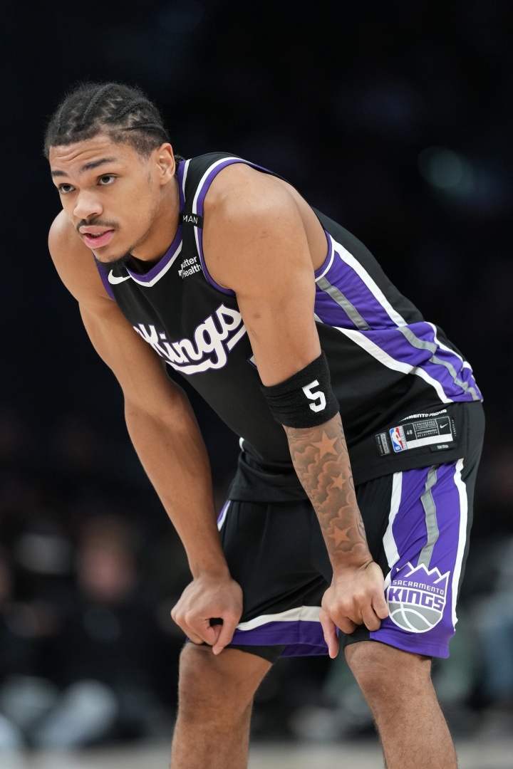 比肩詹东！阿卡夫单场至少30分5板10助 NBA历史第3位青少年球员封面