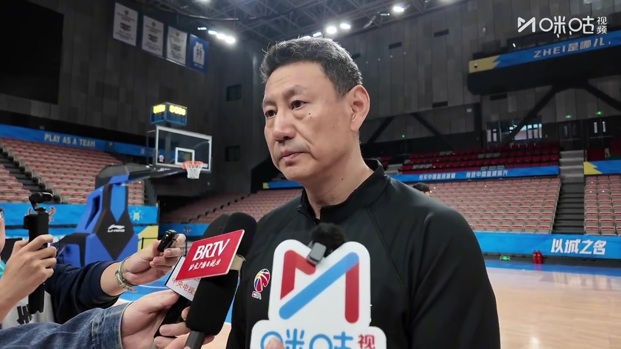 李楠:外援适应CBA都有个过程 我们也相信沃特斯能尽快适应封面