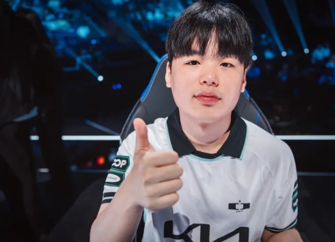 Smash:纪念晋级八强,又拿到了五杀,我非常满意封面