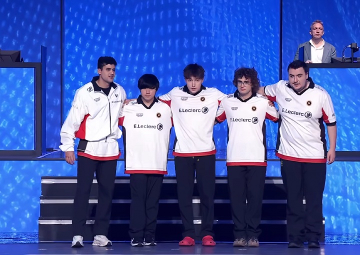 空悲切！VIT惨遭让二追三止步八强 今年BO5五战全败胜率为0！封面