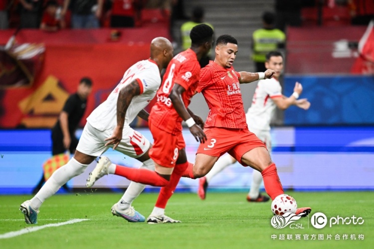 上海海港2-1青岛海牛,下一场海港队将客场对阵深圳新鹏城队封面