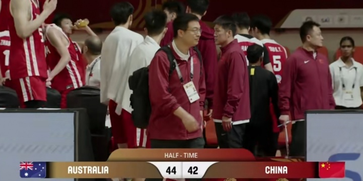 难解难分！张懿赵杰12分 张宇辰10分 中国U18半场落后澳大利亚2分封面