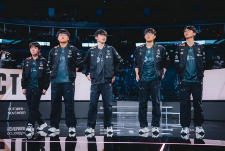 不及去年😢一年前的今天，T1成功击败AL挺进S15半决赛封面