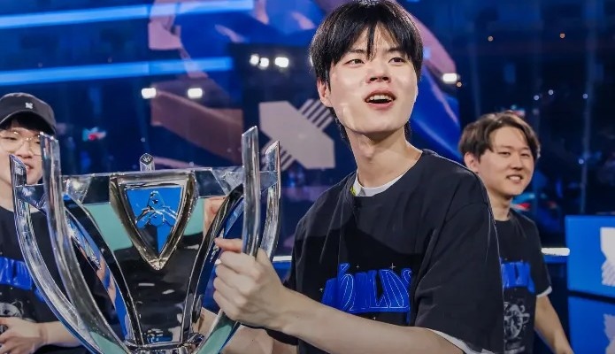 依旧有人要！ 外媒Sheep Esports爆料Deft下赛季将加盟NS封面