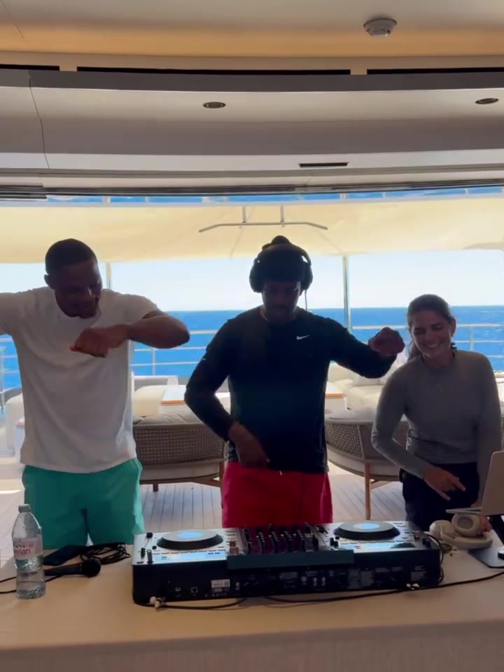 SGA：网球打爆你！保罗秀与威少退休生活：DJ&伴舞+合练网球+空接封面