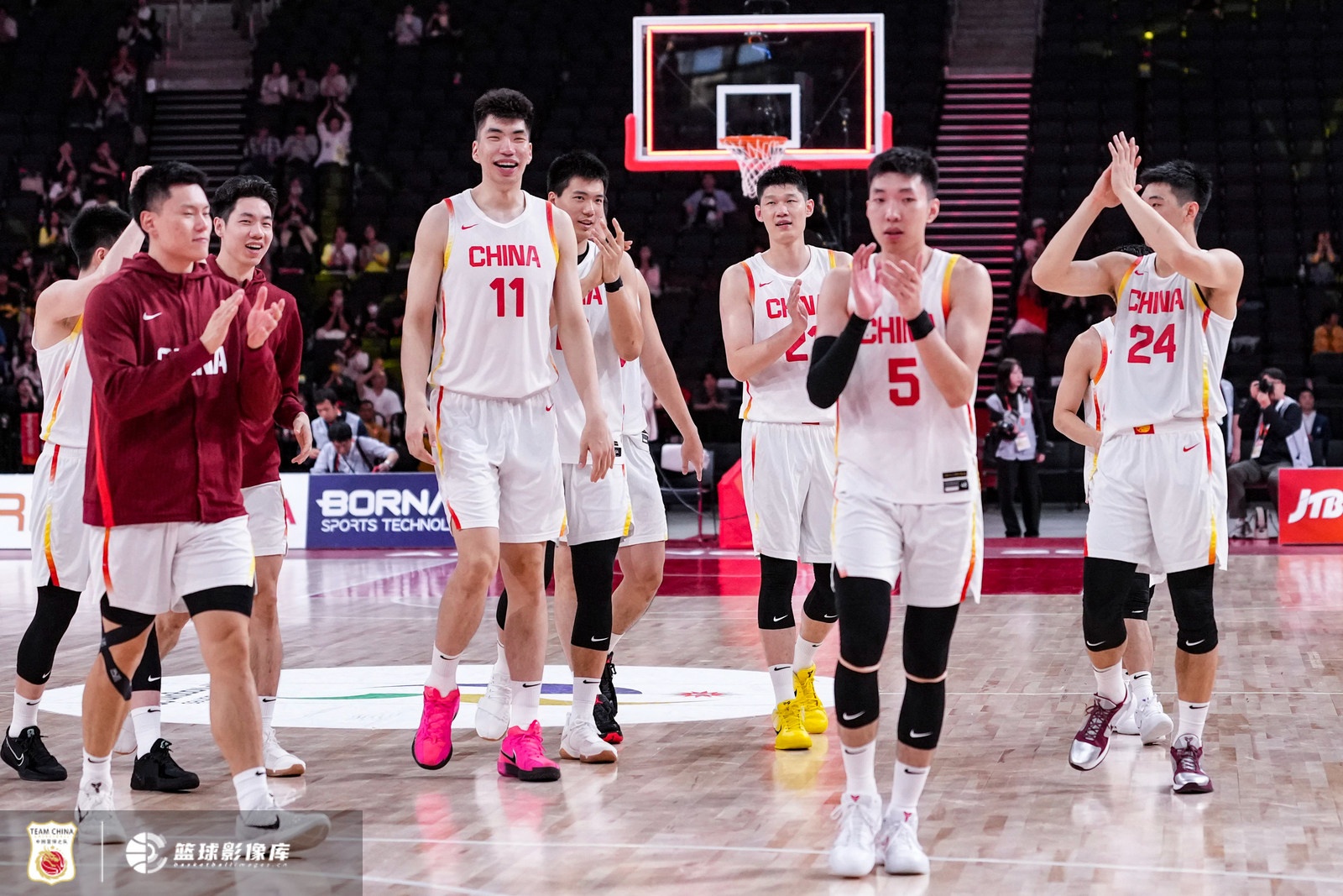 铜牌赛变阵！中国男篮首发：胡金秋&李弘权&王俊杰&廖三宁&胡明轩封面