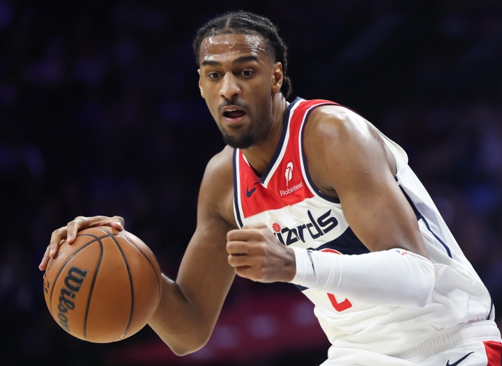 太抽象！萨尔首节出战8分钟5投全铁 得分挂蛋仅拿3篮板&正负值-8封面