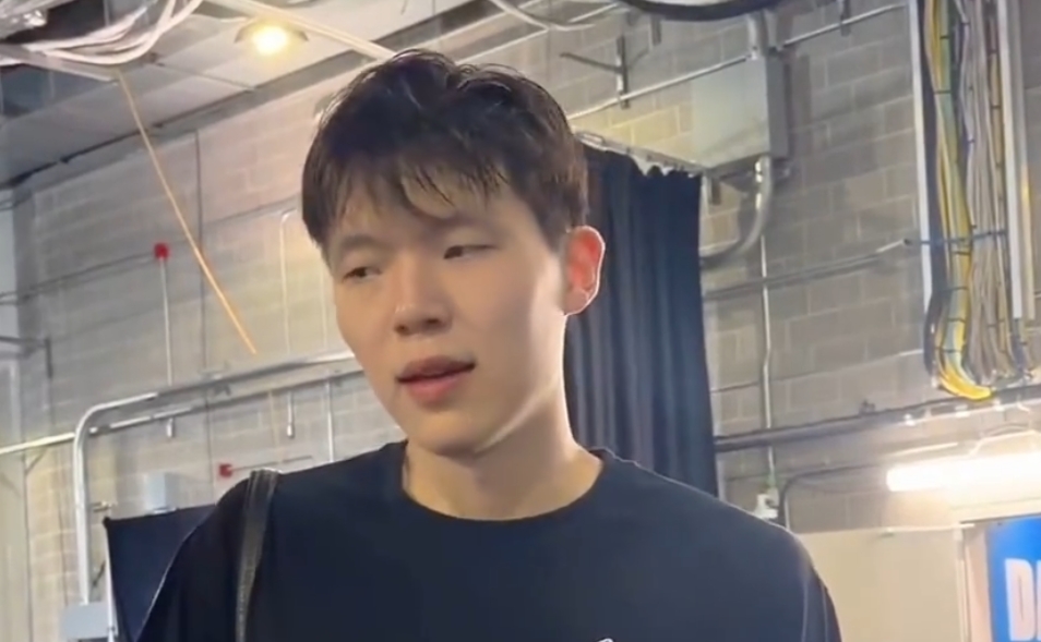 杨瀚森:跑动能跟得上 犯规控制好很多 距离合格轮换“啥都要改”封面
