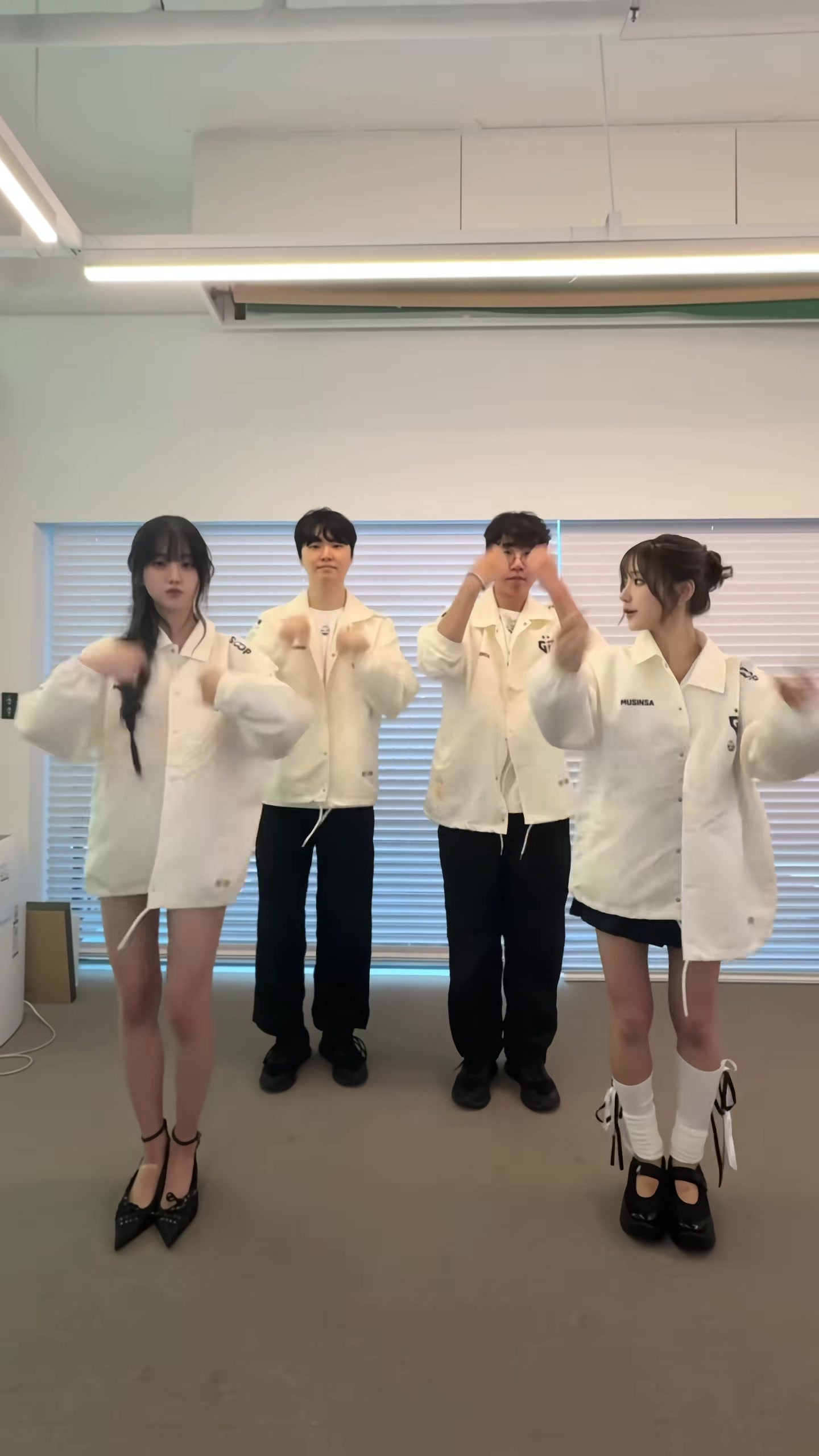 😂智勋啊你是觉得哥不会跳吗?Ruler和Chovy与韩国女团合拍舞蹈封面