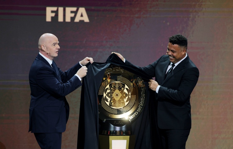 1年了!泰晤士报:FIFA拖欠1.85亿镑世俱杯团结奖金 球队感到恐慌封面
