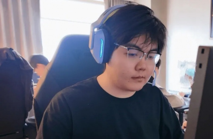 369：到底是打Zeus还是打翡翠压力大？等我打完Zeus再来回答封面