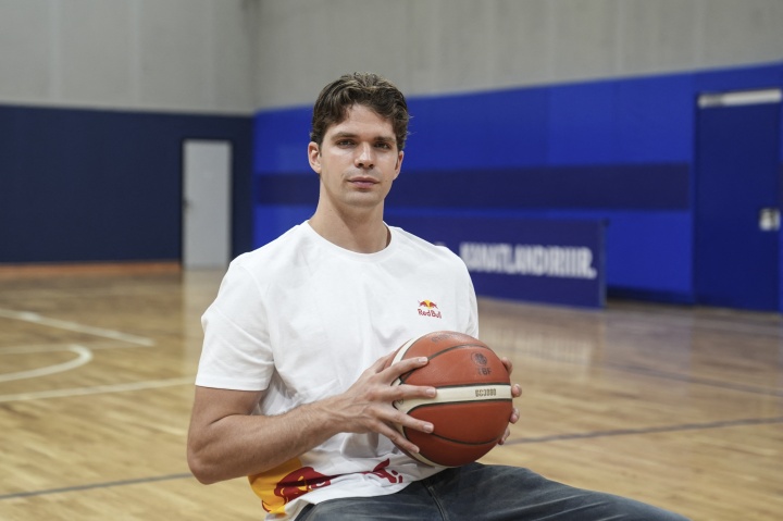 比贝罗维奇：为来NBA放弃了很多机会 不是来证明自己当过NBA球员封面