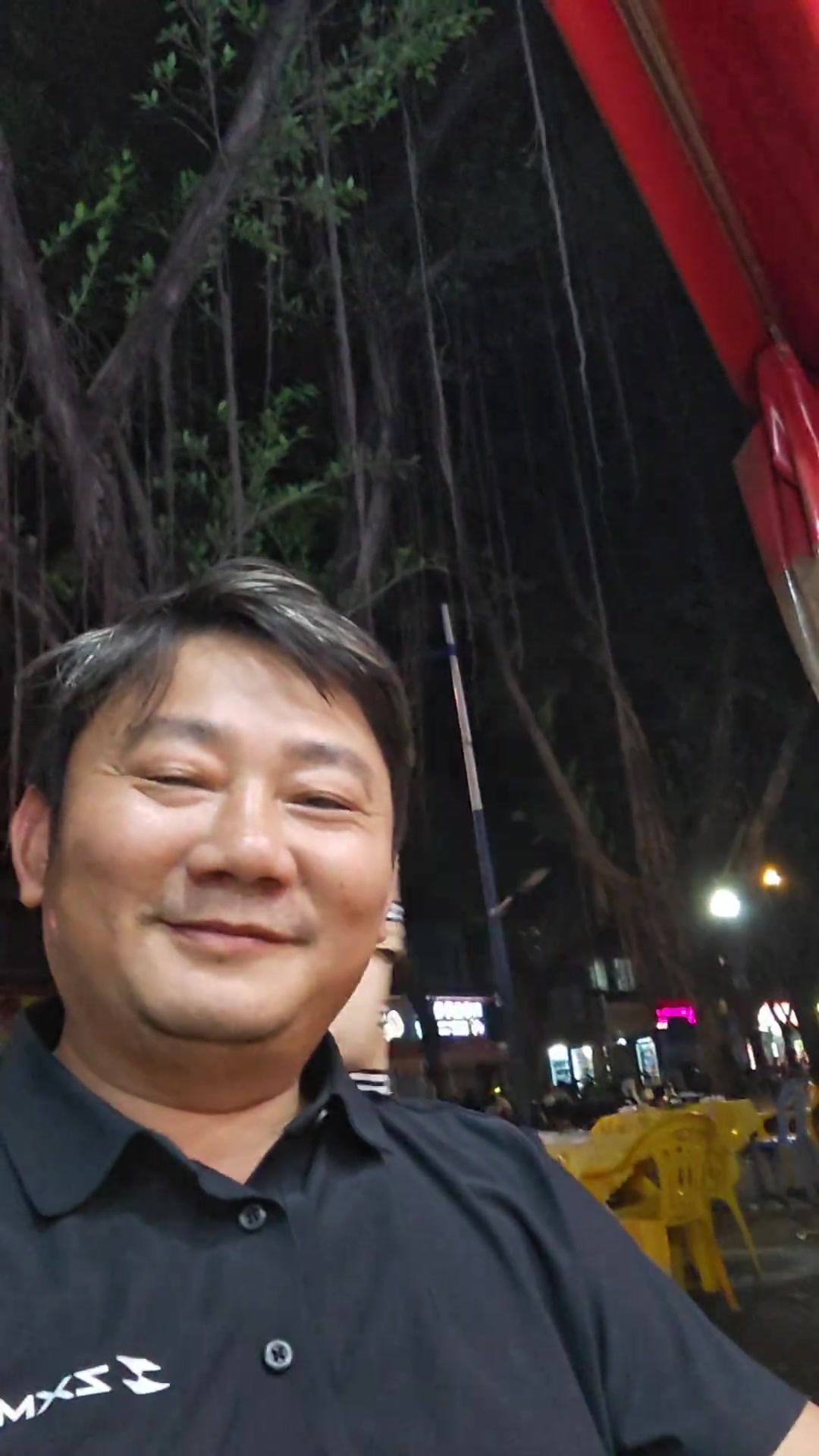 获车手年度亚军！张雪：给德比斯发2万欧奖金 明年小目标是拿冠军封面