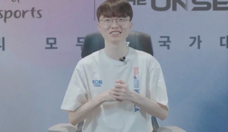 Faker：亚运会队友Gumayusi人缘最好；若是小朋友Zeus最难带封面
