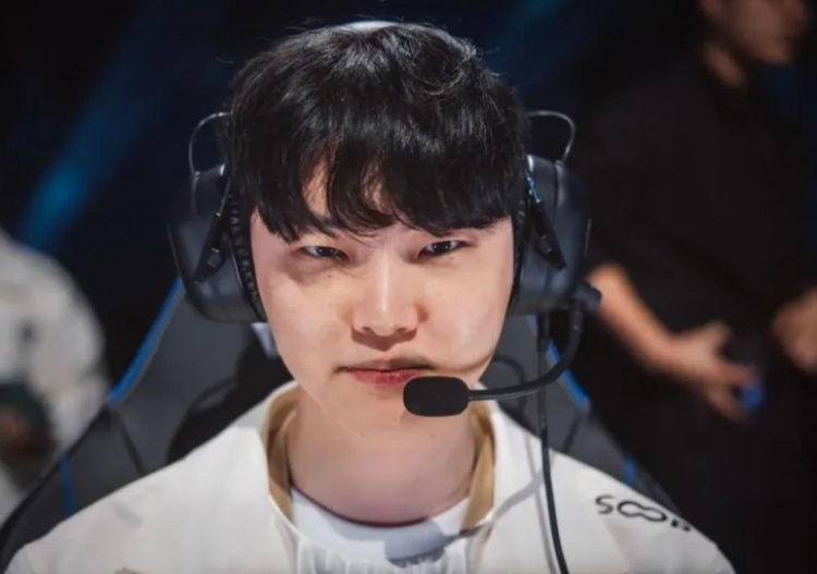 Chovy:KC中单很引人注目;这次谁晋级八强都不奇怪封面