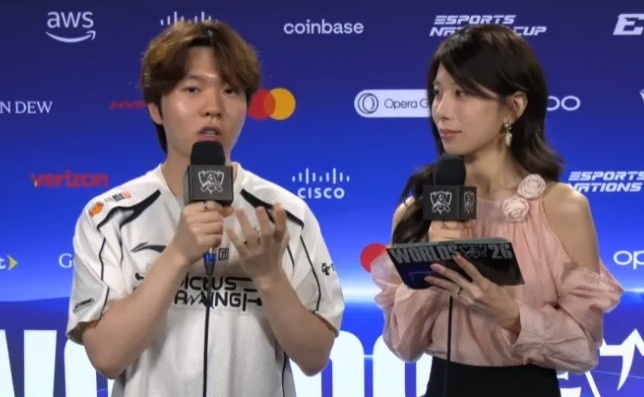 点名navi🤣Rookie：HLE有很强LPL风格 打起来反而更熟悉封面