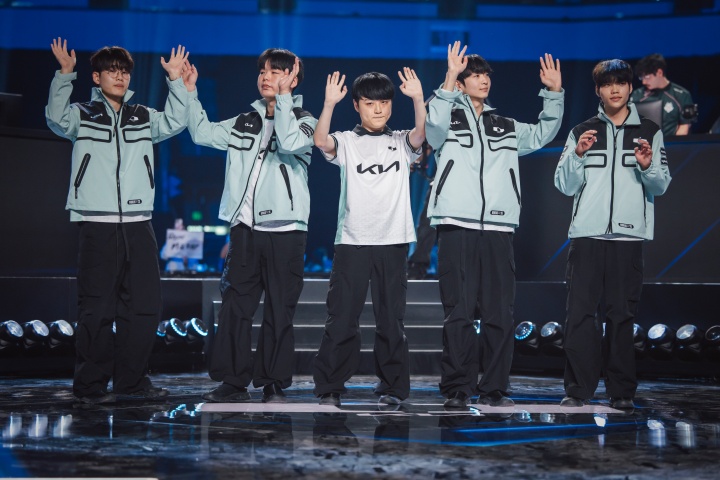满员了！DK内战击败T1 瑞士轮2-0组四席全部落定封面