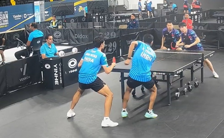 温瑞博/袁励岑3-1战胜贾恩/塔卡，晋级乒乓球亚锦赛男双四强封面
