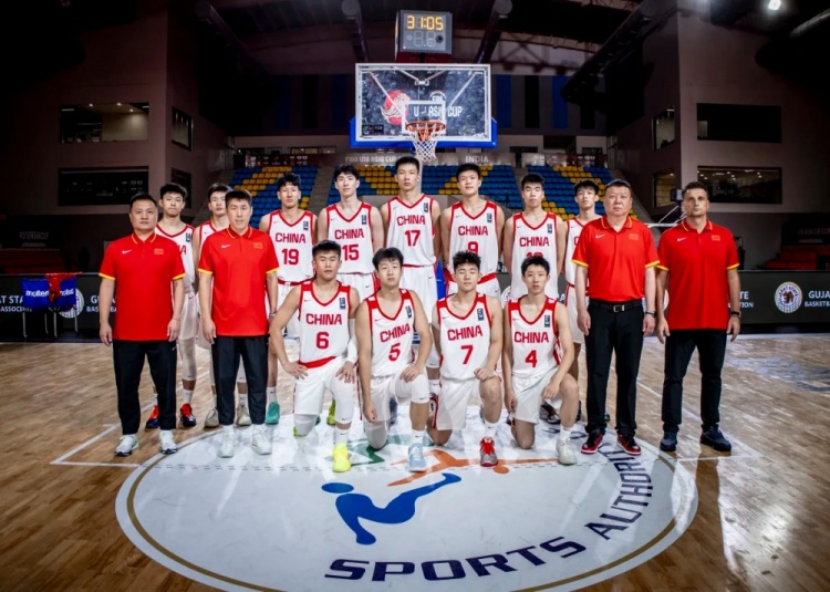 U18亚洲杯八强赛程:中国U18男篮今日13点迎战菲律宾 冲击四强!封面