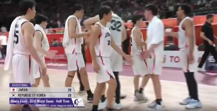 半场战报-金近廉10分 李贤重5+7 日本男篮28-28战平韩国男篮封面