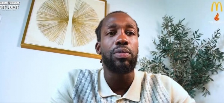 贝弗利:我曾是快船西决功臣却谈崩合同 电话求助小卡才拿到加价封面