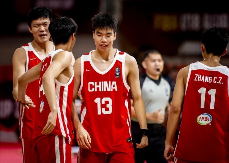 媒体人：澳洲U18男篮实力强劲 国青应敢想敢干 放手去拼输赢皆可封面
