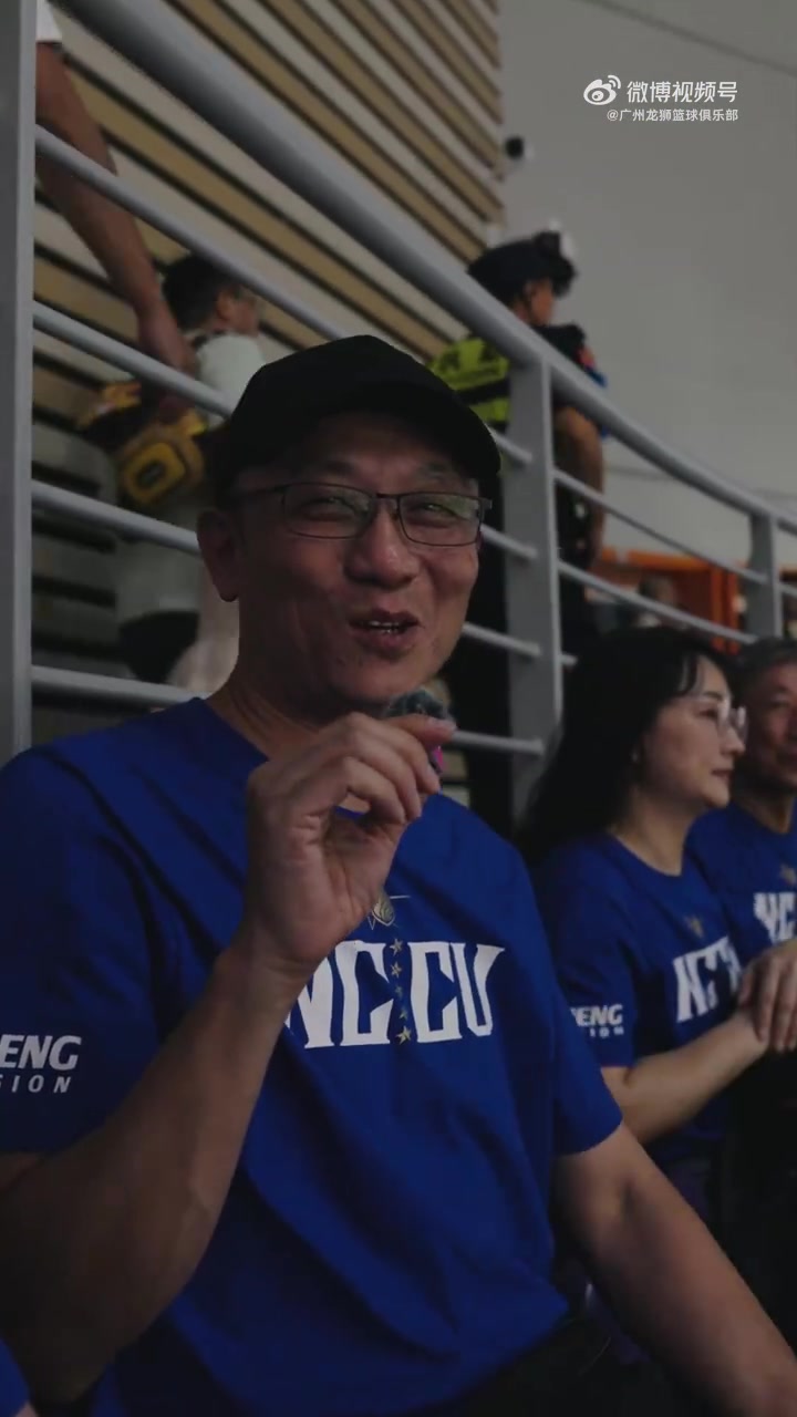 高光时刻共同见证！宋昕澔亲友团们从台湾远道而来为他加油！封面