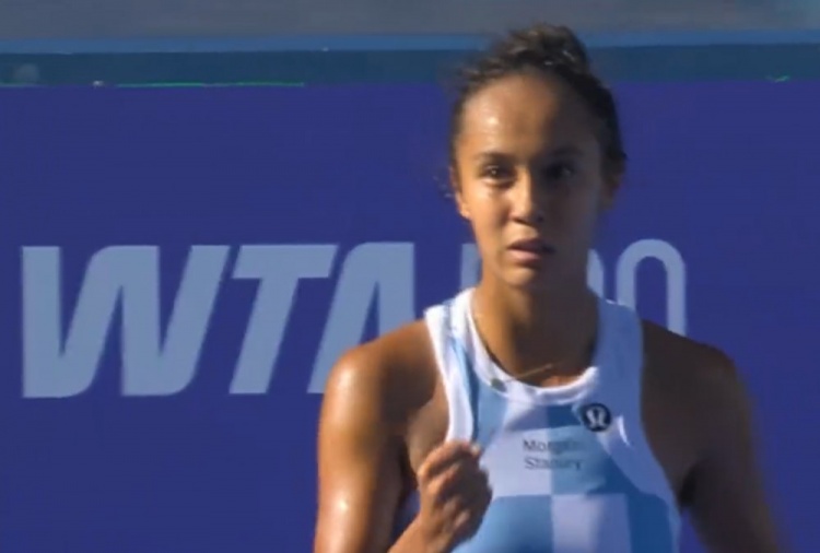 费尔南德斯2-0拉克西莫娃，连续两周晋级WTA500赛决赛封面