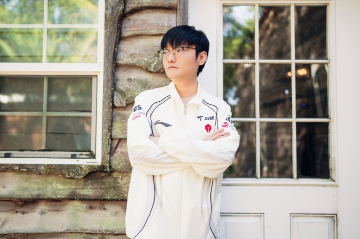 Tian：不考虑排名八强想打LCK；我们五个人走到这里比较神奇封面