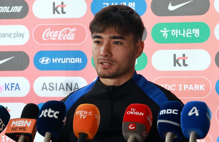 韩媒：韩国归化国脚卡斯特罗普将缺战数月，能否参加亚洲杯存疑封面